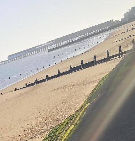 Lovely 2-Bed Caravan In Walton On The Naze ภายนอก รูปภาพ