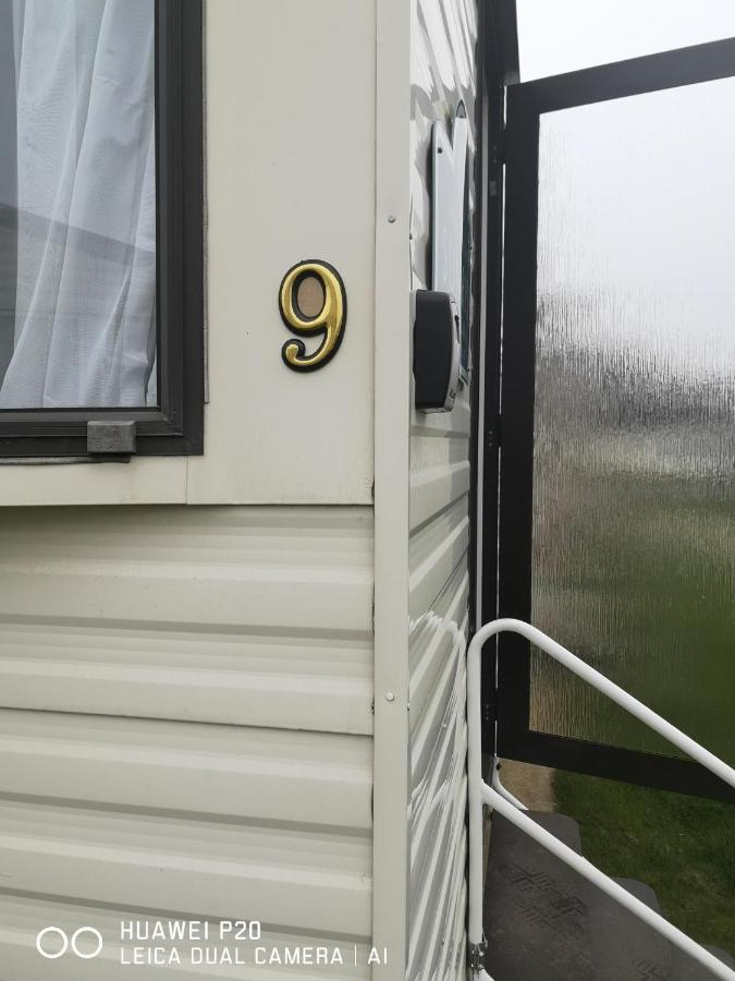 Lovely 2-Bed Caravan In Walton On The Naze ภายนอก รูปภาพ